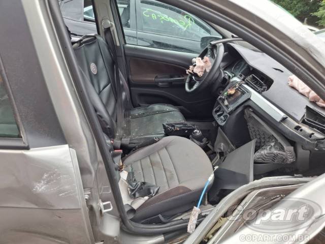 2017 VOLKSWAGEN VOYAGE 