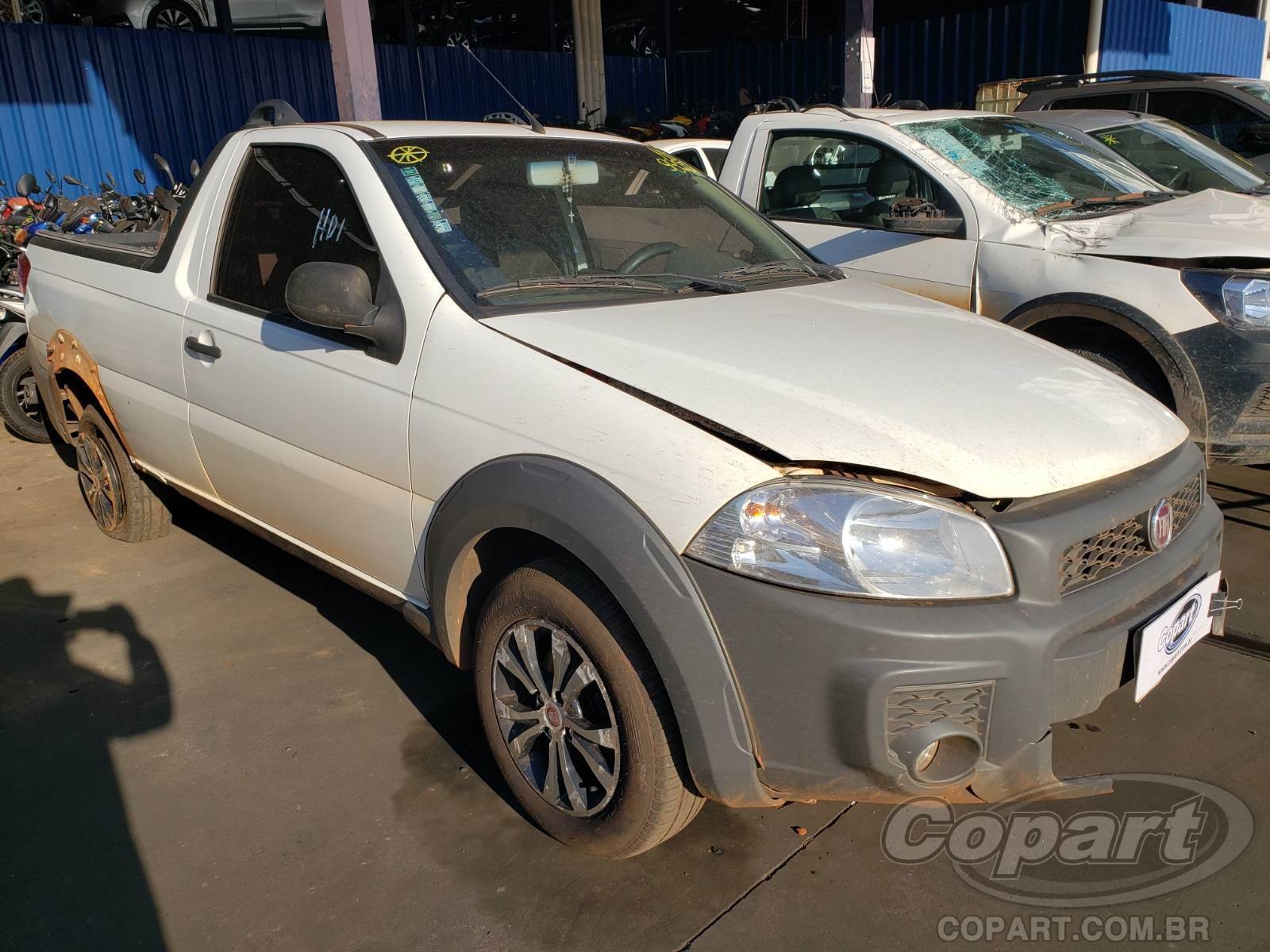 Veículo Fiat Strada Fiat Strada Working 1.4 2015 Colisão Média Monta 2015 em leilão