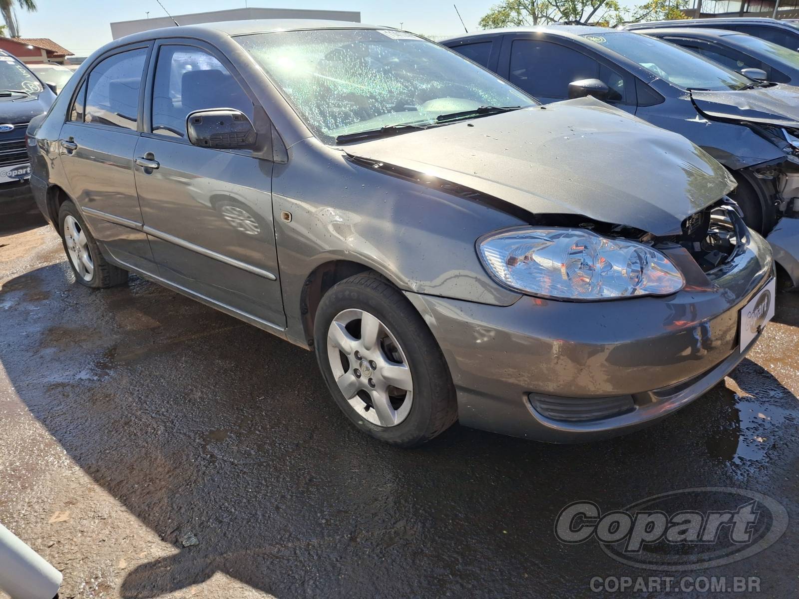 Toyota Corolla 2006 em leilão