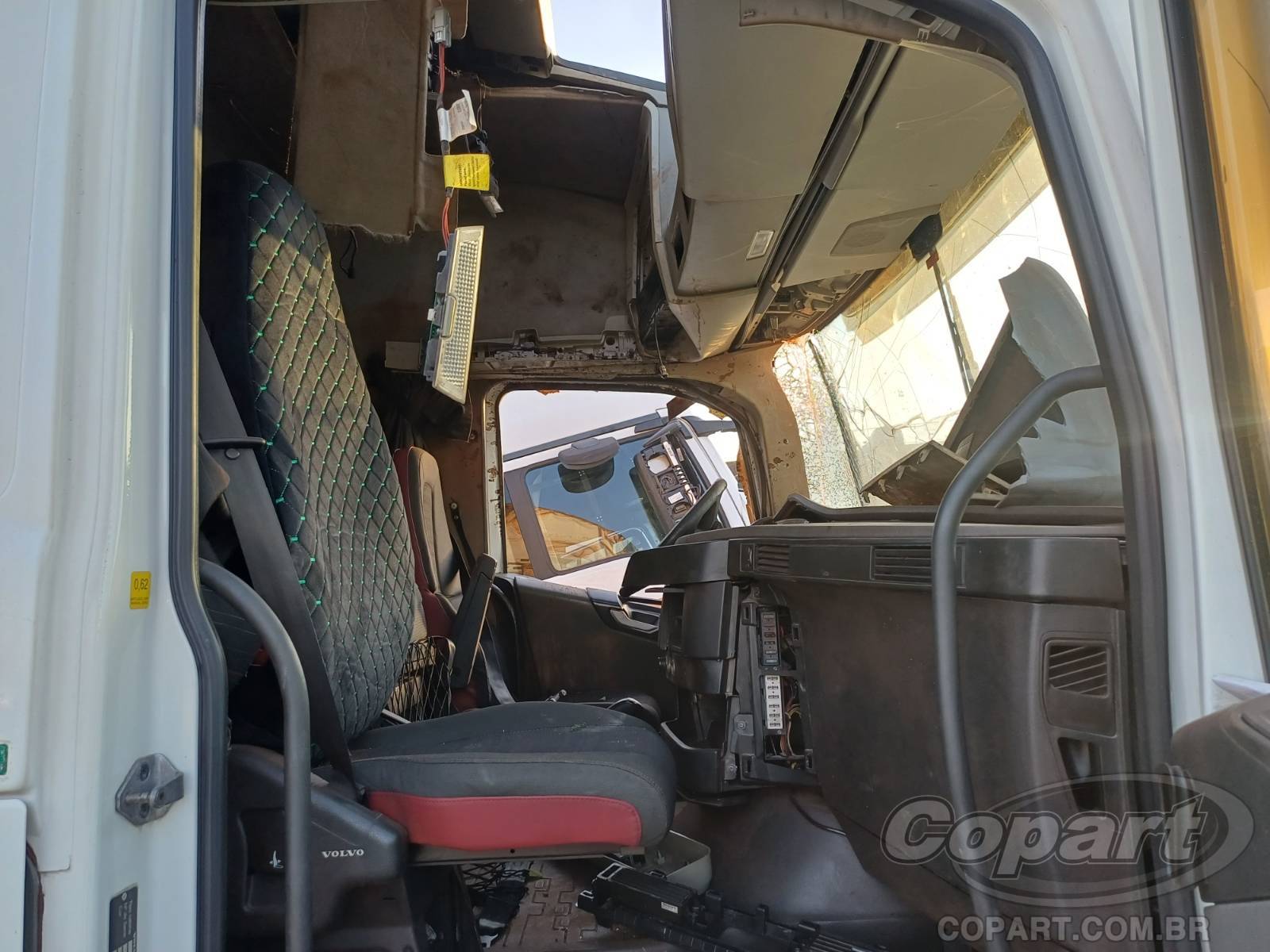 2016 VOLVO FH — leilão em Pirapora/SP (foto 5)