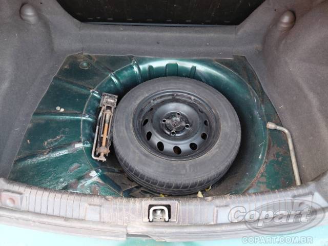 2000 CHEVROLET CORSA SEDAN 