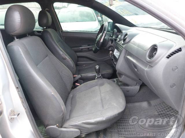 2016 VOLKSWAGEN VOYAGE 