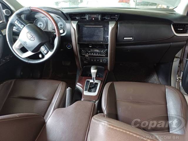 2016 TOYOTA HILUX SW4 