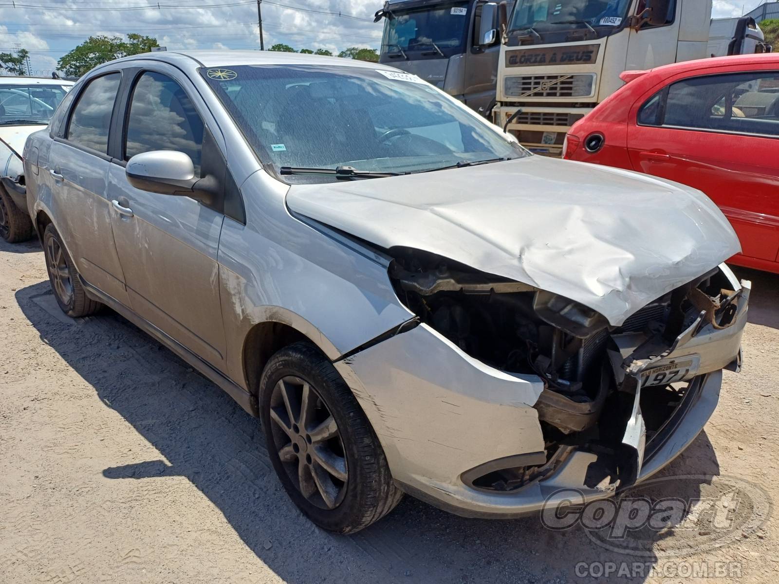 Fiat Grand Siena Tetrafuel 1.4 2013 Colisão Média Monta