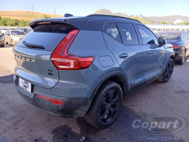 2020 VOLVO XC40 