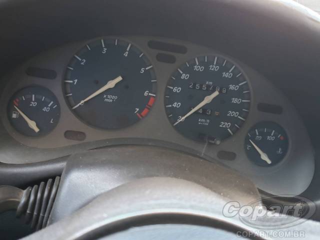 2001 CHEVROLET CORSA SEDAN 