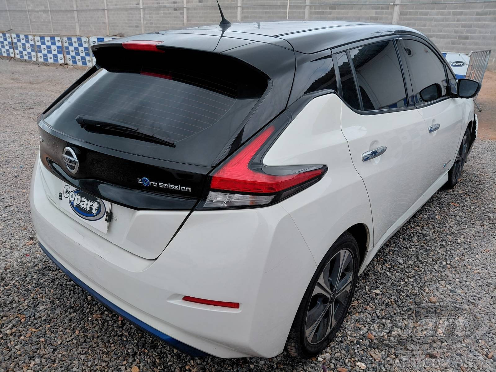 2022 NISSAN LEAF — foto 4 de 11