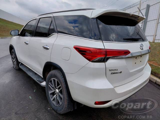 2016 TOYOTA HILUX SW4 