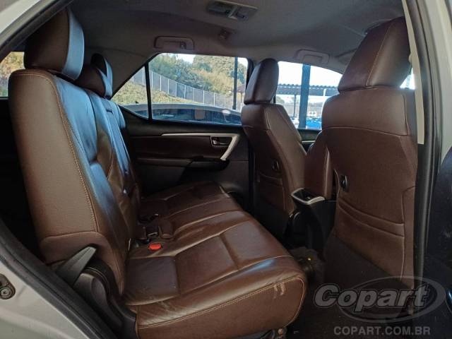 2017 TOYOTA HILUX SW4 
