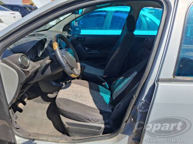 2009 FORD FIESTA SEDAN 