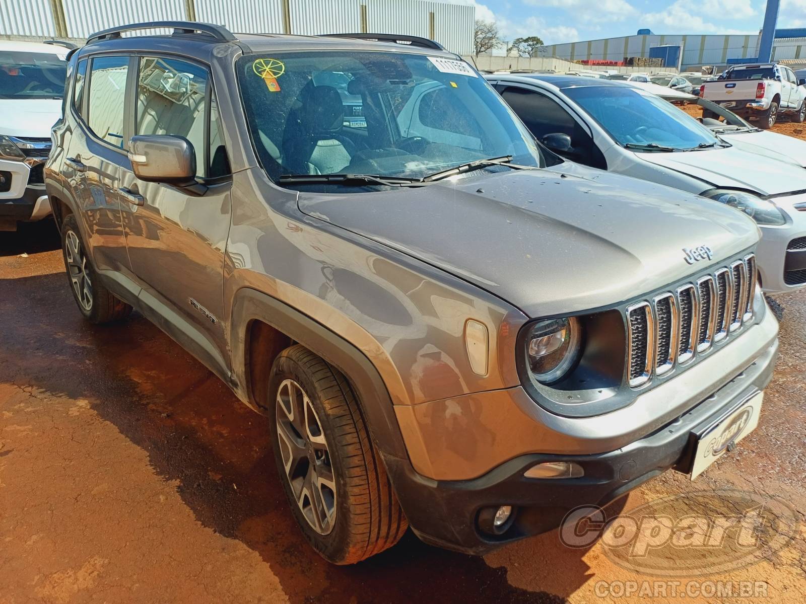 Veículo Fiat Renegade JEEP RENEGADE 2021 Colisão Pequena Monta 2021 em leilão