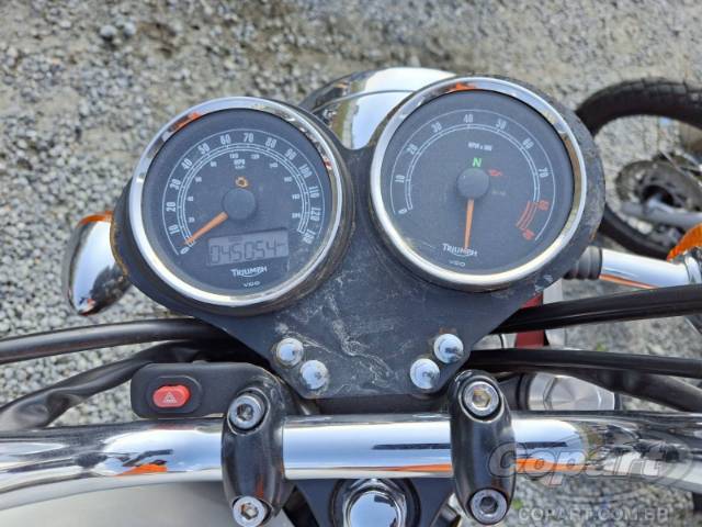 2013 TRIUMPH BONNEVILLE 