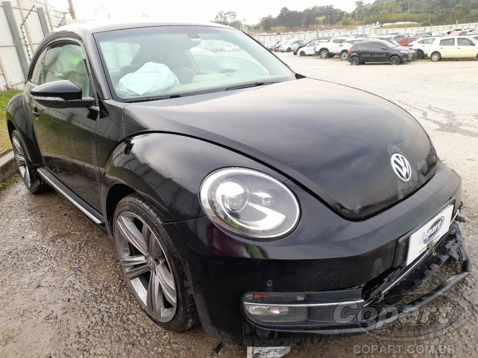 Veículo VW - VolksWagen Fusca 2013 VOLKSWAGEN FUSCA 2.0 16V TSI TURBO 2013 em leilão
