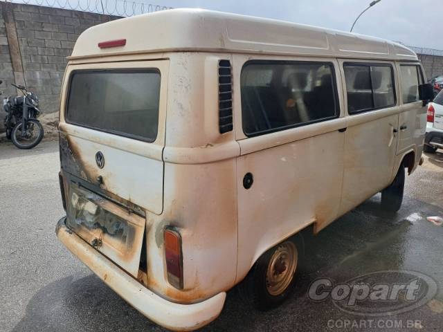 2013 VOLKSWAGEN KOMBI 