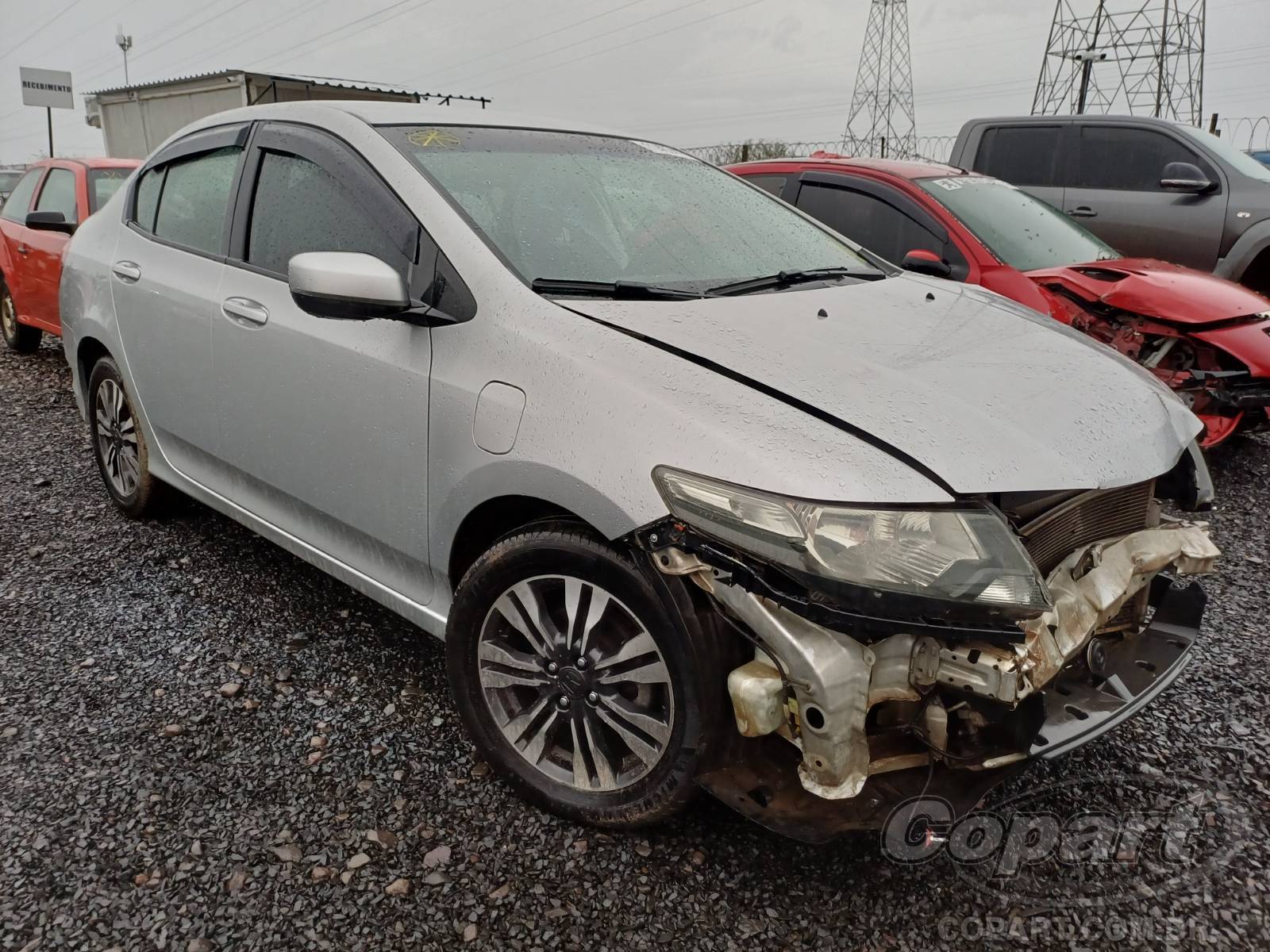 Veículo Honda City Honda City LX 1.5 16V 2014 Colisão 2014 em leilão