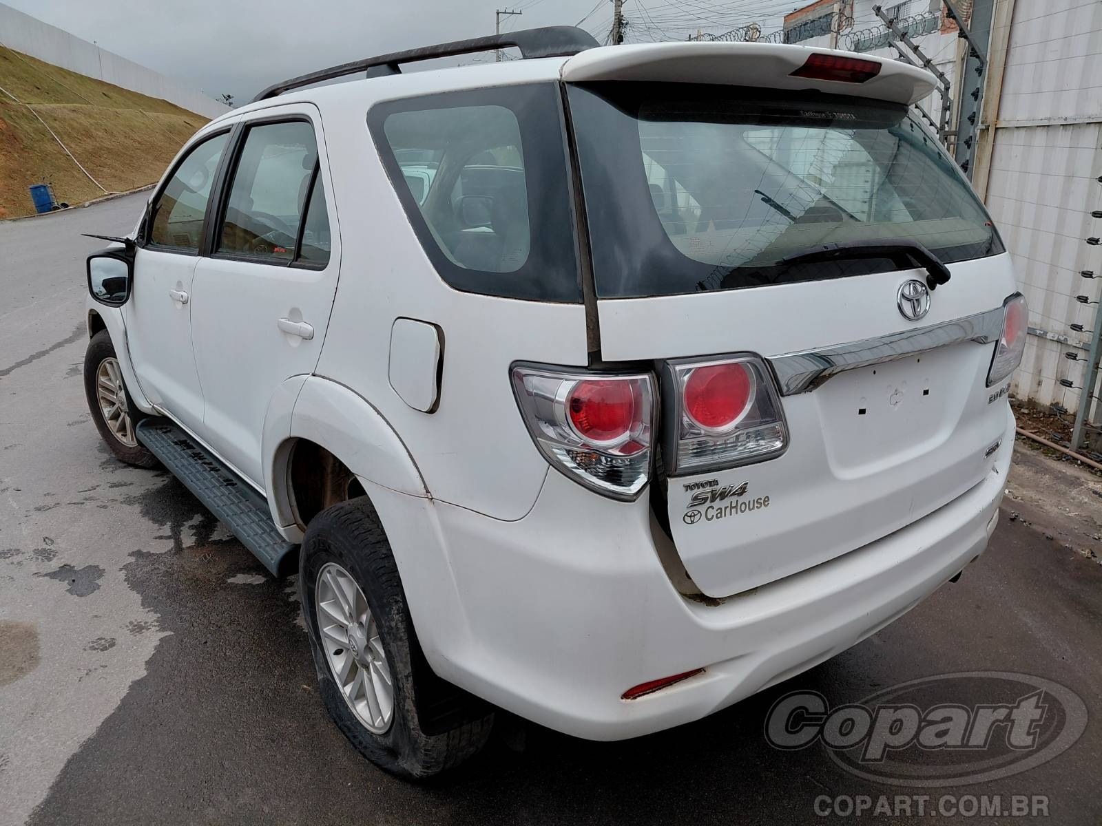 Foto 3: 2015 TOYOTA HILUX SW4