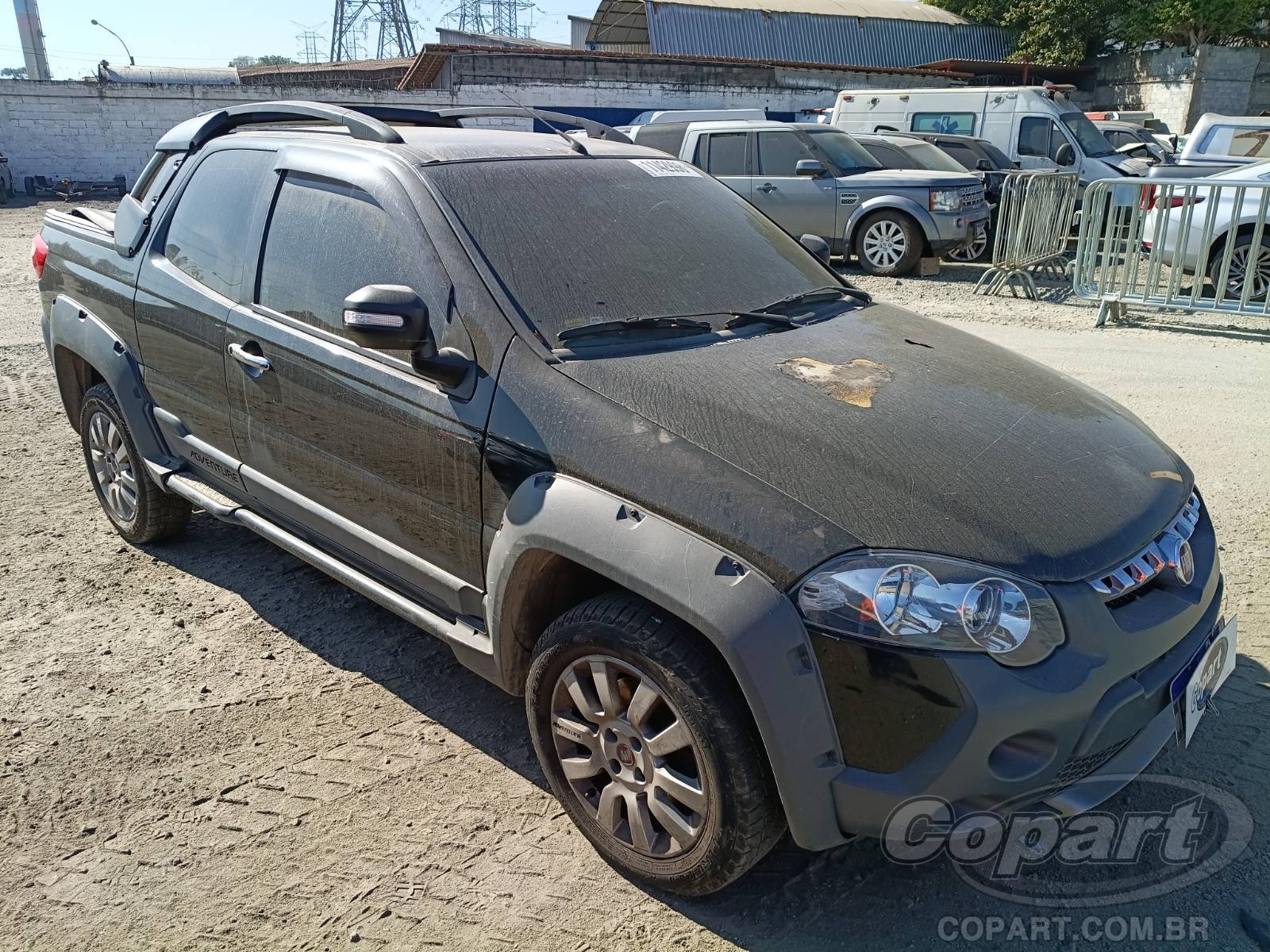 Fiat Strada CD 2014 em leilão