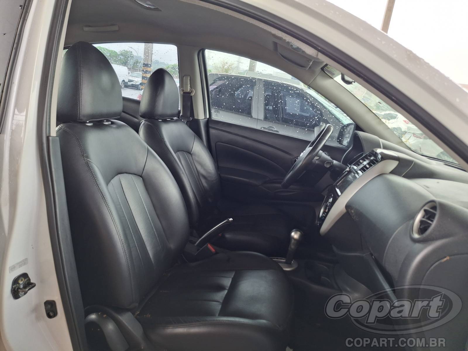 2019 NISSAN VERSA — foto 5 de 10