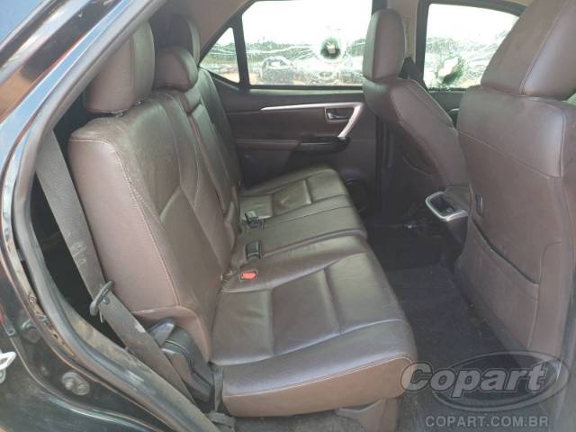 2017 TOYOTA HILUX SW4 