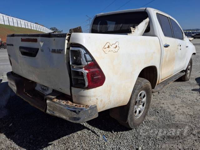 2017 TOYOTA HILUX CD 