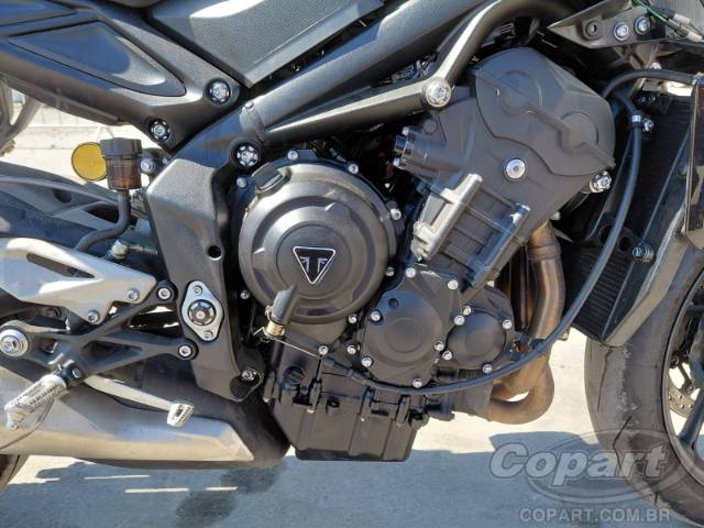 2025 TRIUMPH STREET TRIPLE 