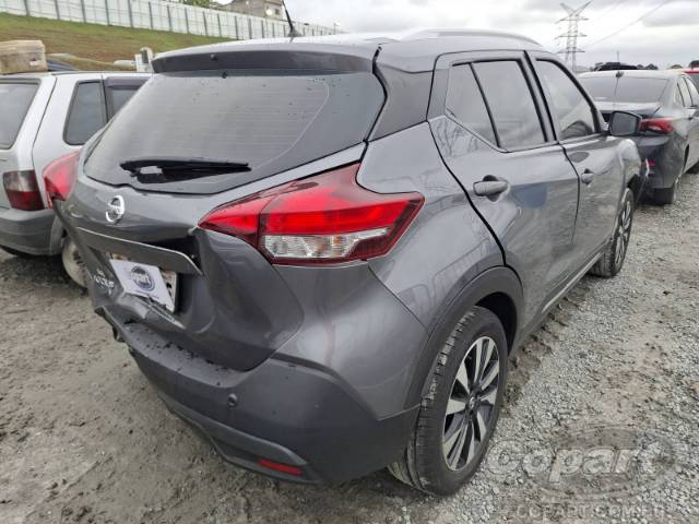 2017 NISSAN KICKS 