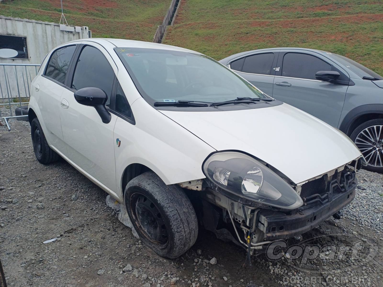 Veículo Fiat Punto Fiat Punto Attractive 1.4 Evo 2013 Pequena Monta 2013 em leilão