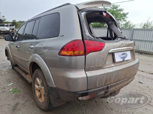 2012 MITSUBISHI PAJERO DAKAR 
