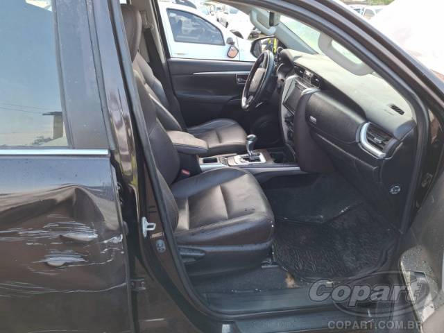 2017 TOYOTA HILUX SW4 