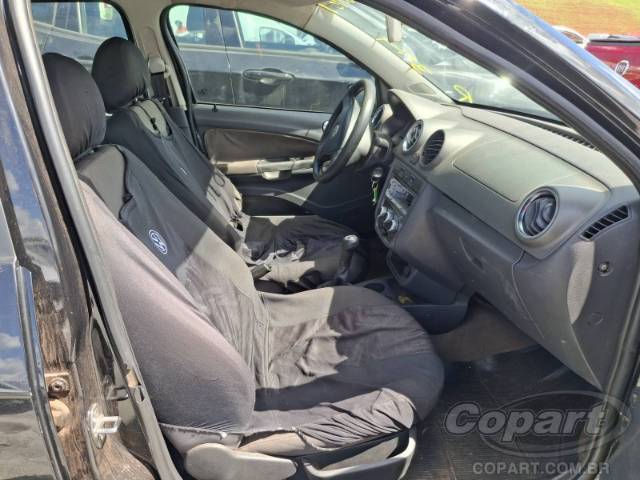 2010 VOLKSWAGEN VOYAGE 
