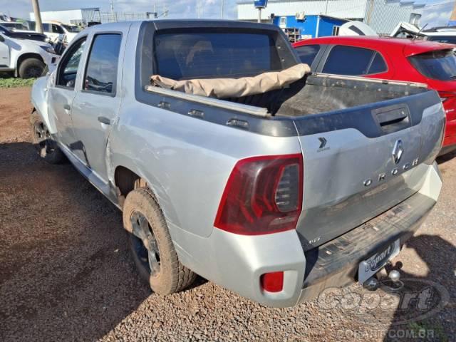 2019 RENAULT DUSTER OROCH 