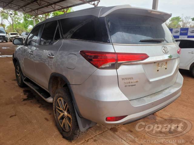 2017 TOYOTA HILUX SW4 
