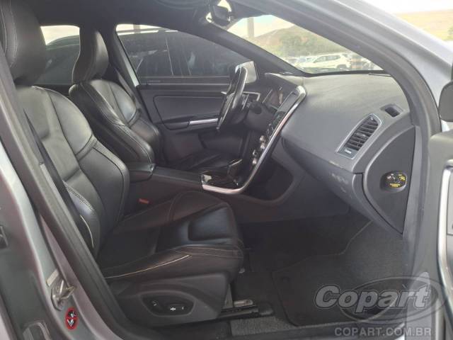 2016 VOLVO XC60 