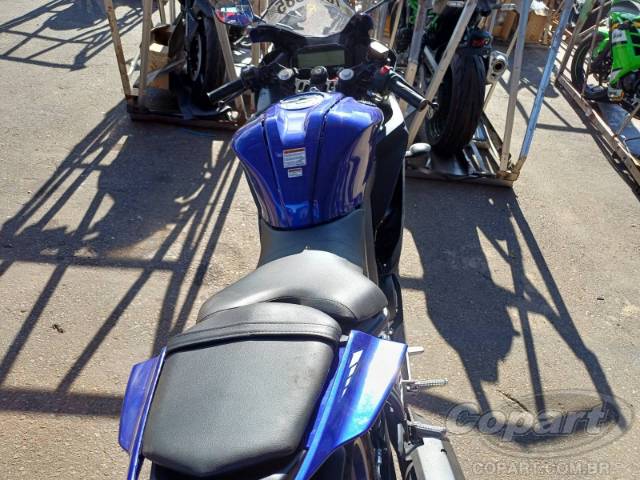2025 YAMAHA YZF R15 