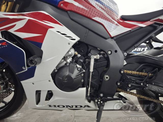 2024 HONDA CBR 1000RR-R 