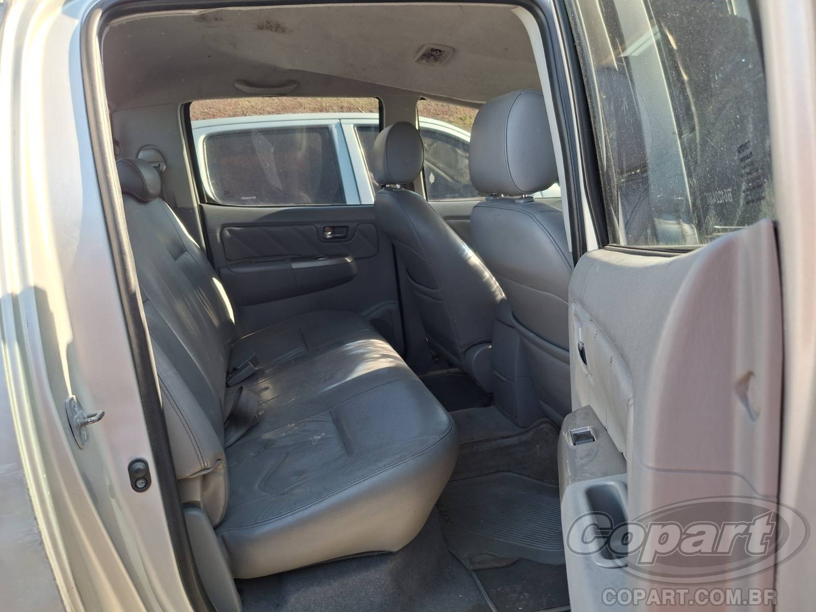 2011 TOYOTA HILUX CD — foto 6 de 15