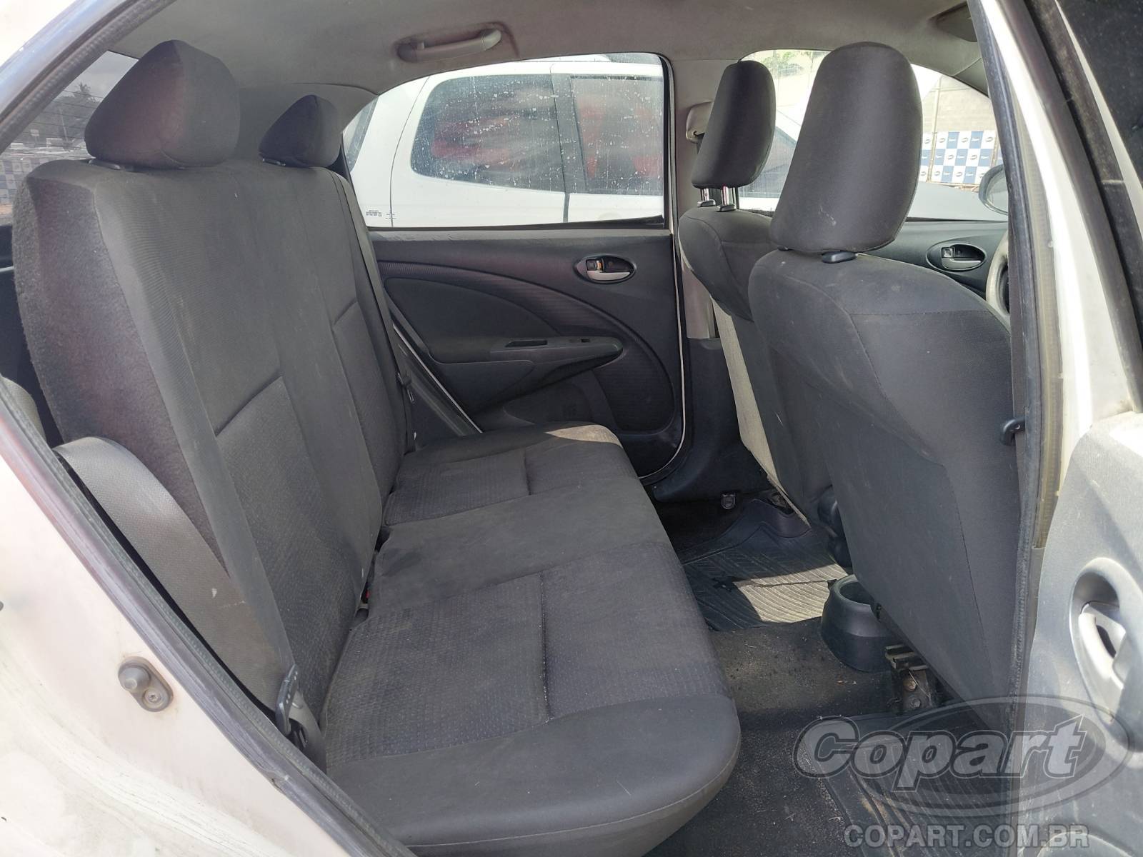 Foto 6 de 11: 2014 TOYOTA ETIOS SEDA