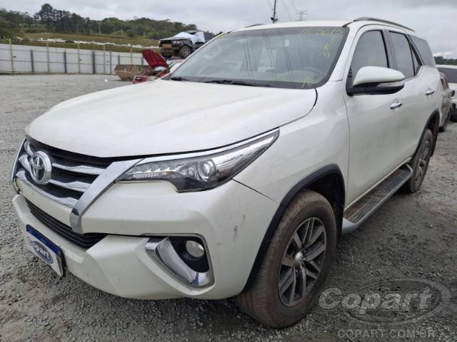 2017 TOYOTA HILUX SW4 