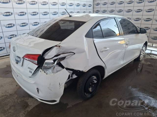 2025 TOYOTA YARIS SEDA 