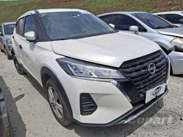 2025 NISSAN Kicks Play 