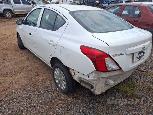 2017 NISSAN VERSA 
