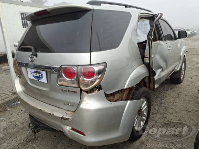 2013 TOYOTA HILUX SW4 