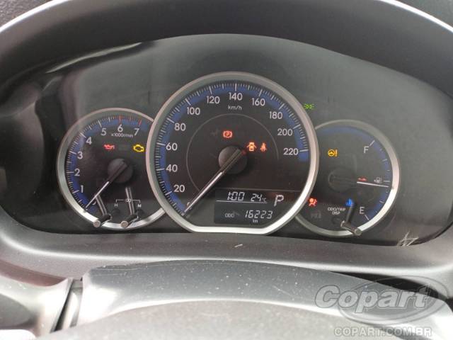 2024 TOYOTA YARIS SEDA 