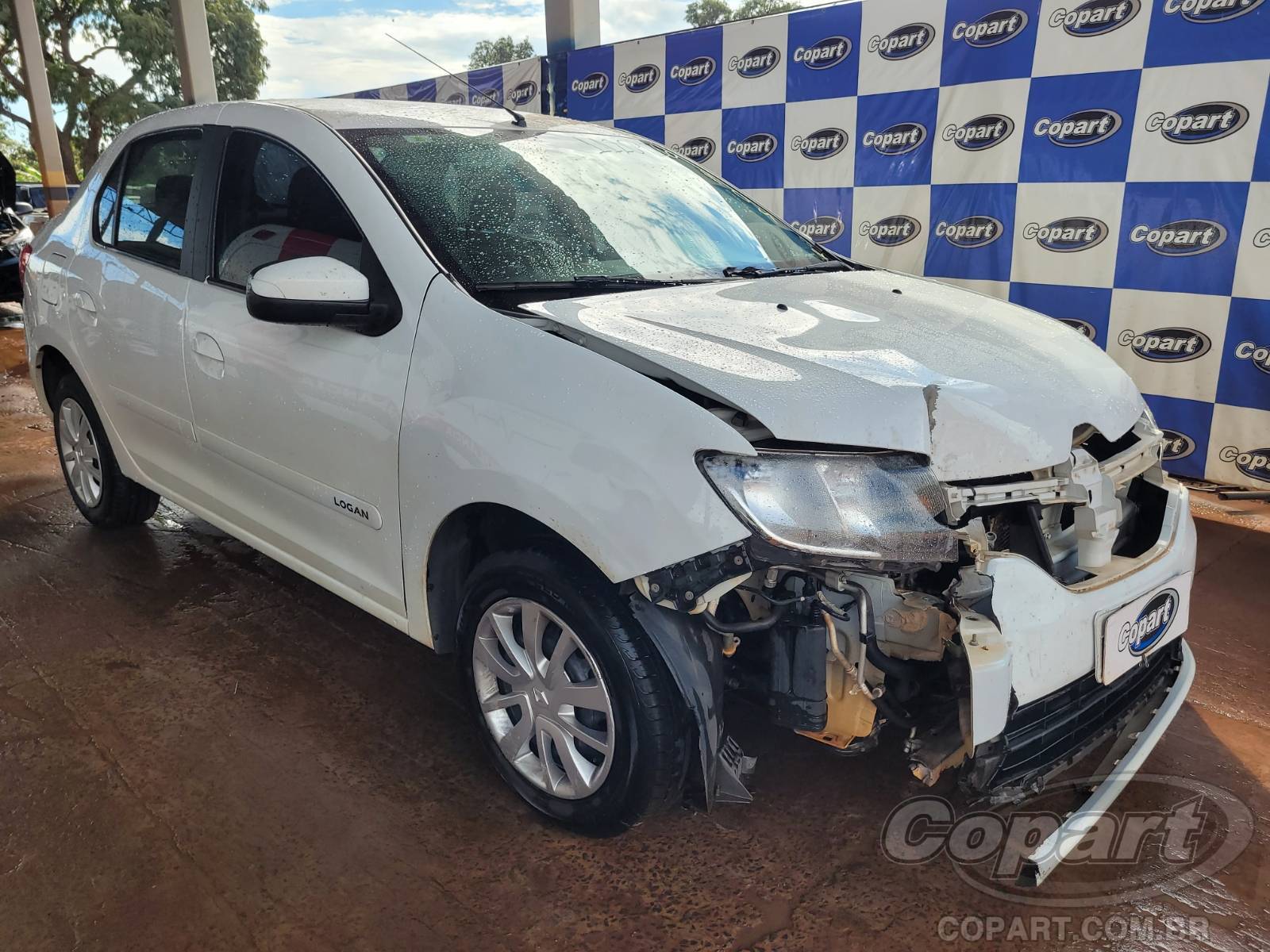 Veículo Renault Logan Renault Logan Expression 1.6 Hi-Power 2015 em leilão