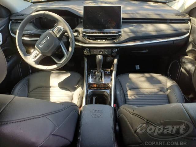 2025 JEEP COMMANDER 