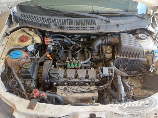 2015 VOLKSWAGEN VOYAGE 