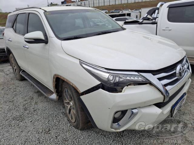 2017 TOYOTA HILUX SW4 