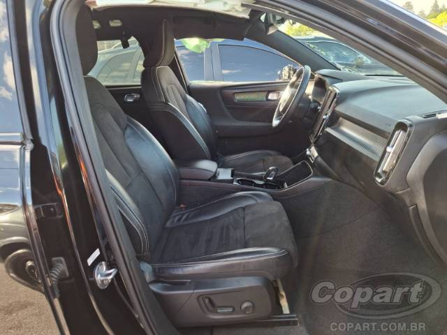 2022 VOLVO XC40 