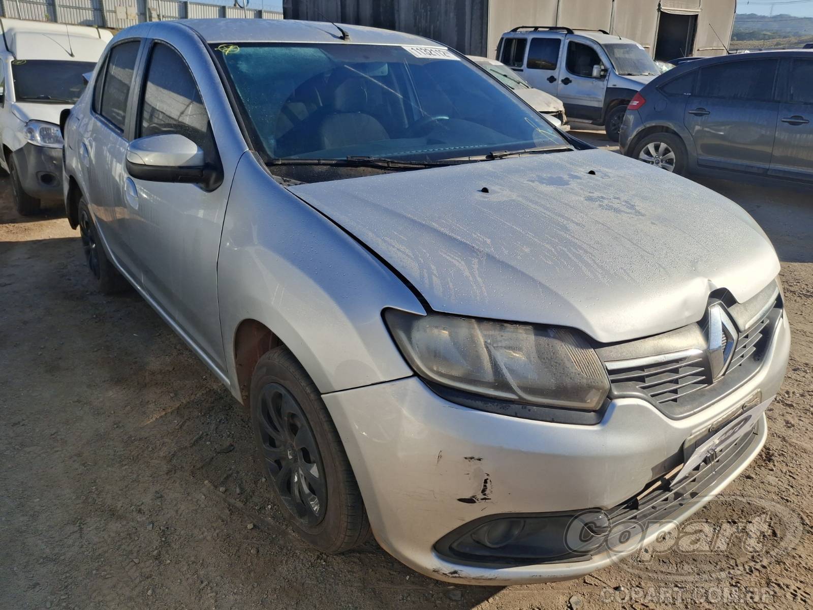 Veículo Renault Logan Renault Logan Expression 1.0 2018 Colisão Traseira 2018 em leilão