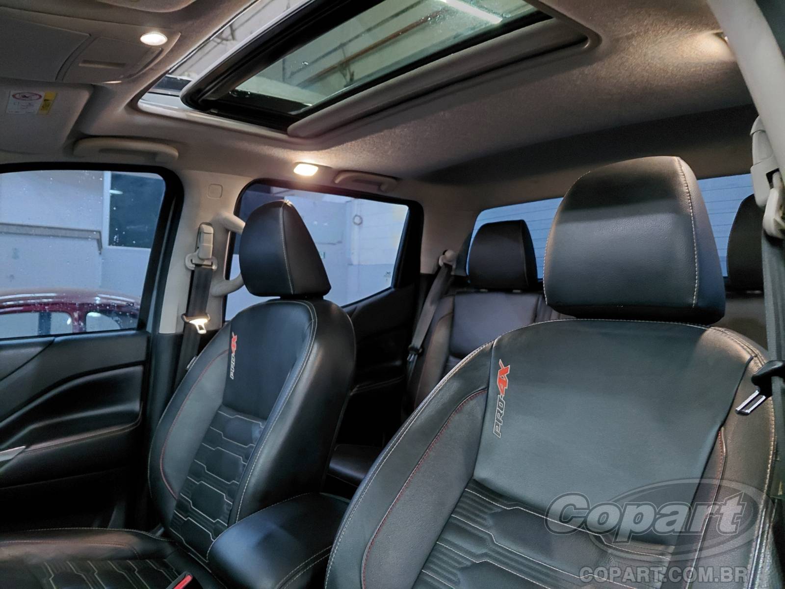 2024 NISSAN FRONTIER CD — foto 13 de 15